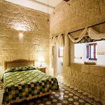 Traditional Maltese With Pool & Jacuzzi * Għarb