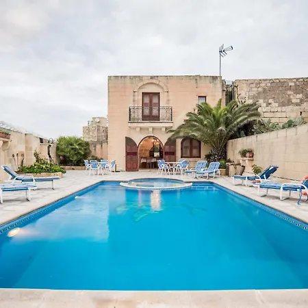 Traditional Maltese With Pool & Jacuzzi * Għarb