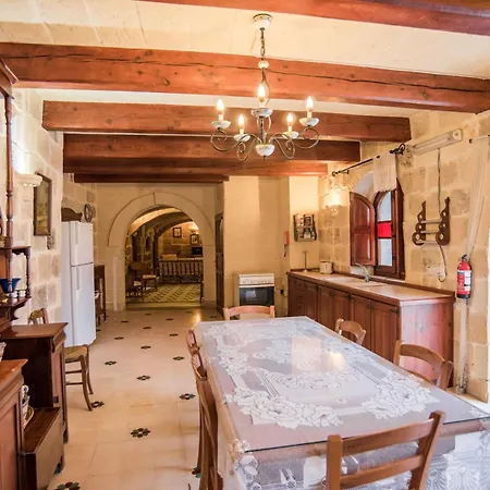 Semesterbostad Traditional Maltese With Pool & Jacuzzi