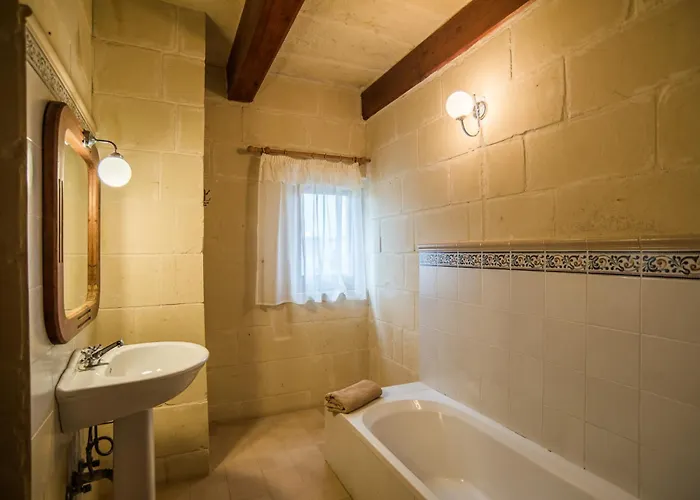 Traditional Maltese With Pool & Jacuzzi 度假居 Għarb