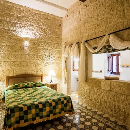 Traditional Maltese With Pool & Jacuzzi * Għarb