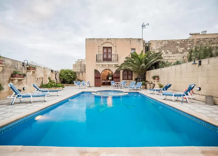 Traditional Maltese With Pool & Jacuzzi * Għarb