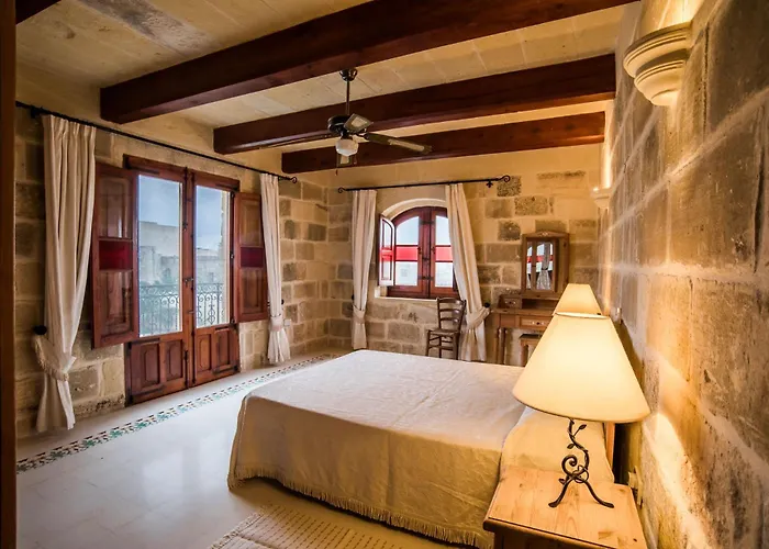 Traditional Maltese With Pool & Jacuzzi *