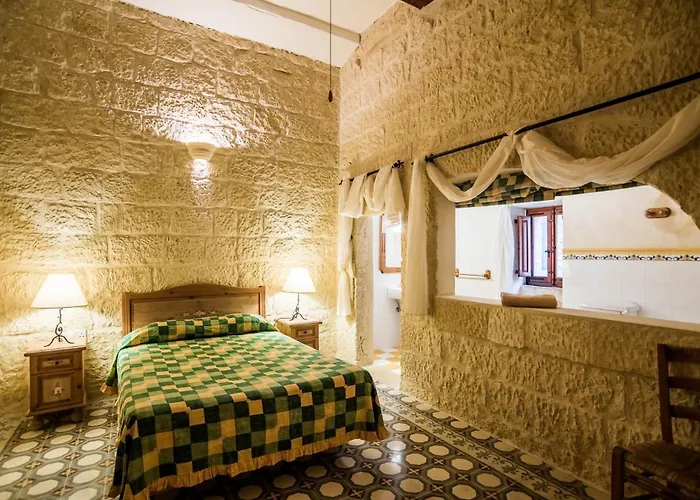 Traditional Maltese With Pool & Jacuzzi * Għarb