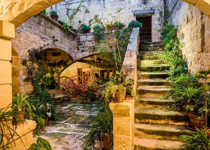 Traditional Maltese With Pool & Jacuzzi Feriehus *